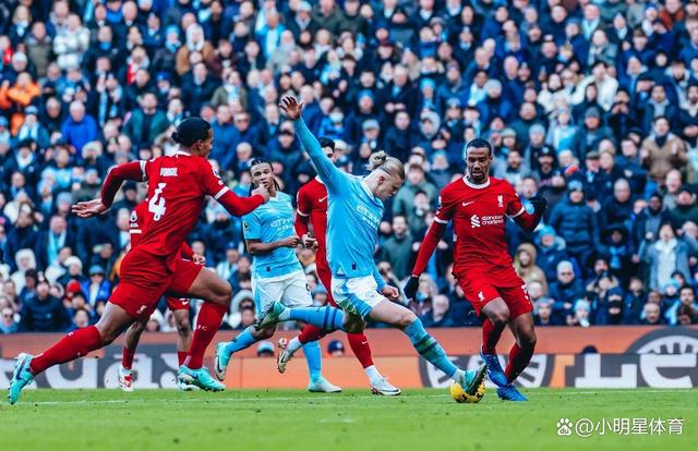 曼城客场1-0小胜切尔西，强势领跑英超榜首