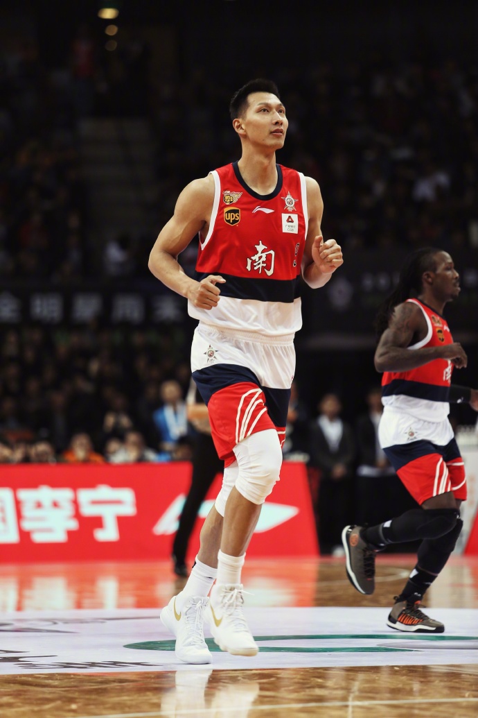 易建联成为首位登上NBA全明星周末舞台的中国球员