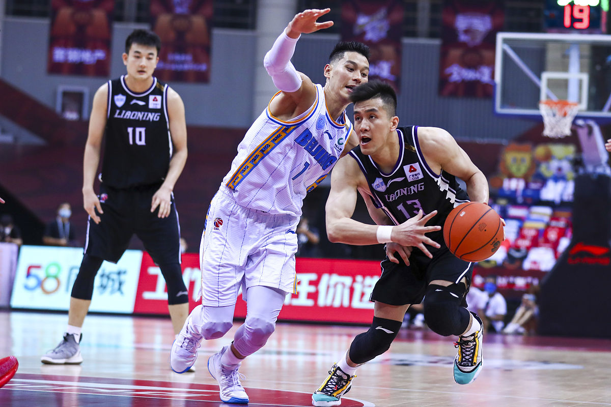 MK体育-辽宁男篮在主场迎战北京队，争夺胜利机会
