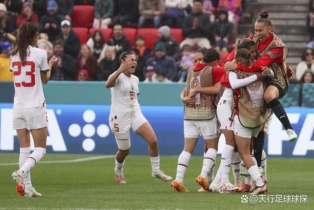 MK体育-摩洛哥女子足球运动员备战比赛