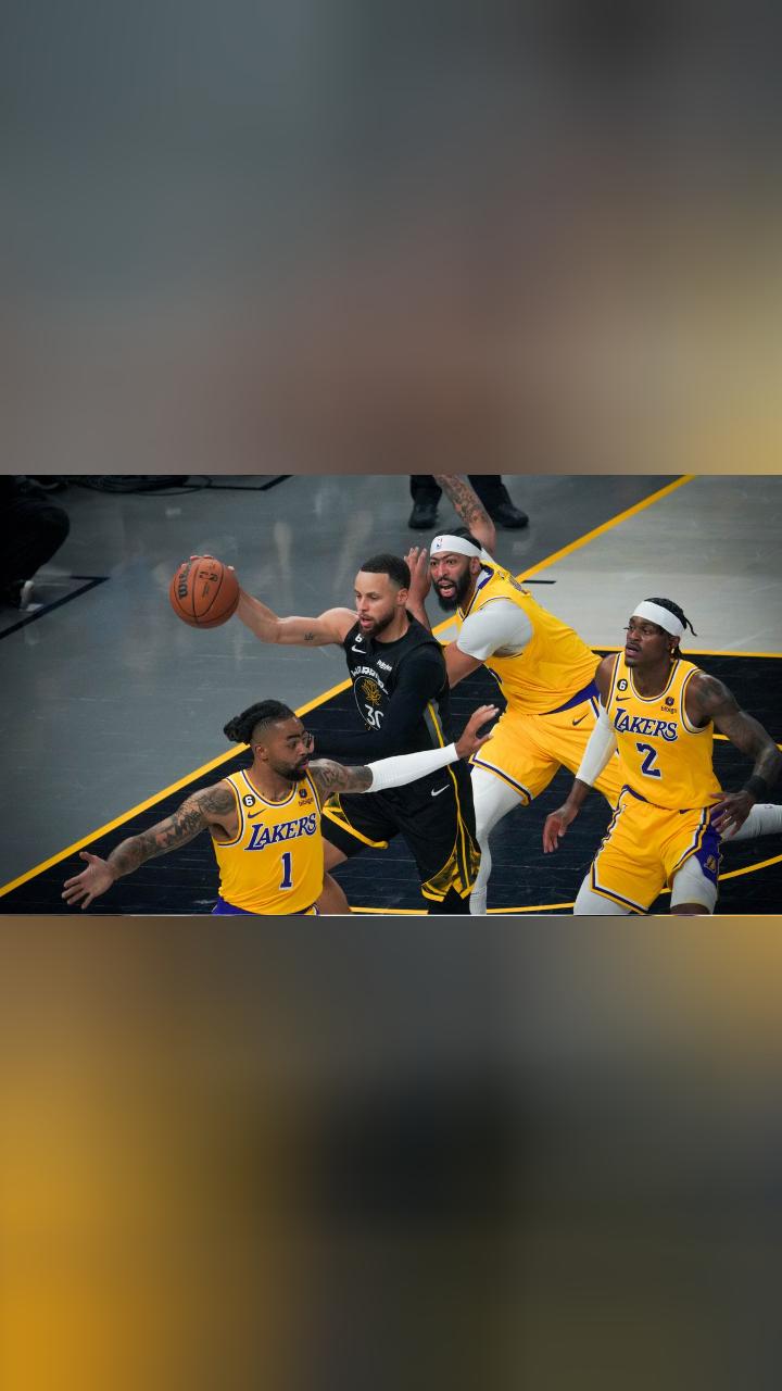 MK体育-NBA季后赛激战再起，湖人vs勇士谁能笑到最后？